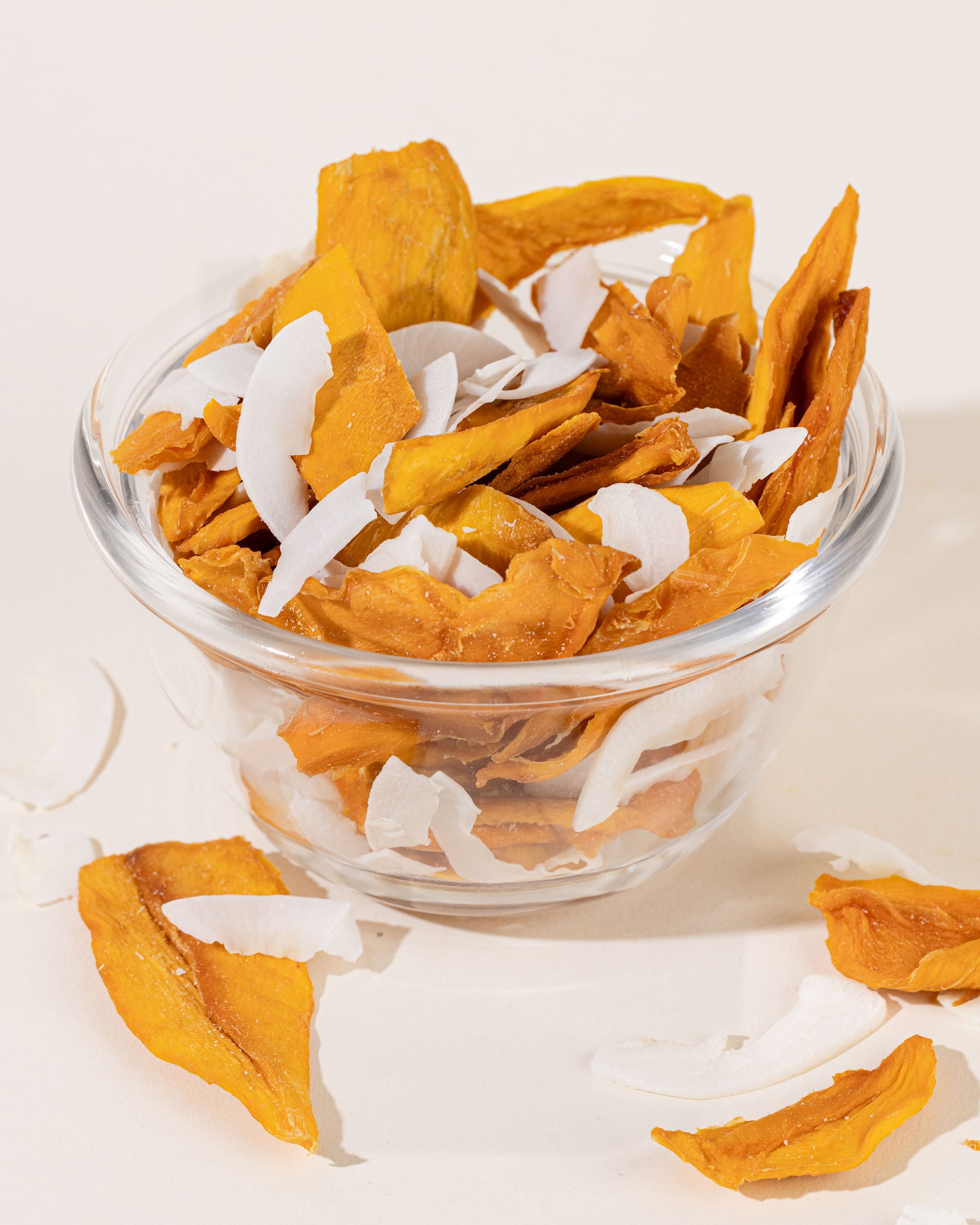 Bio-Snack mit Kokosnuss und Mango