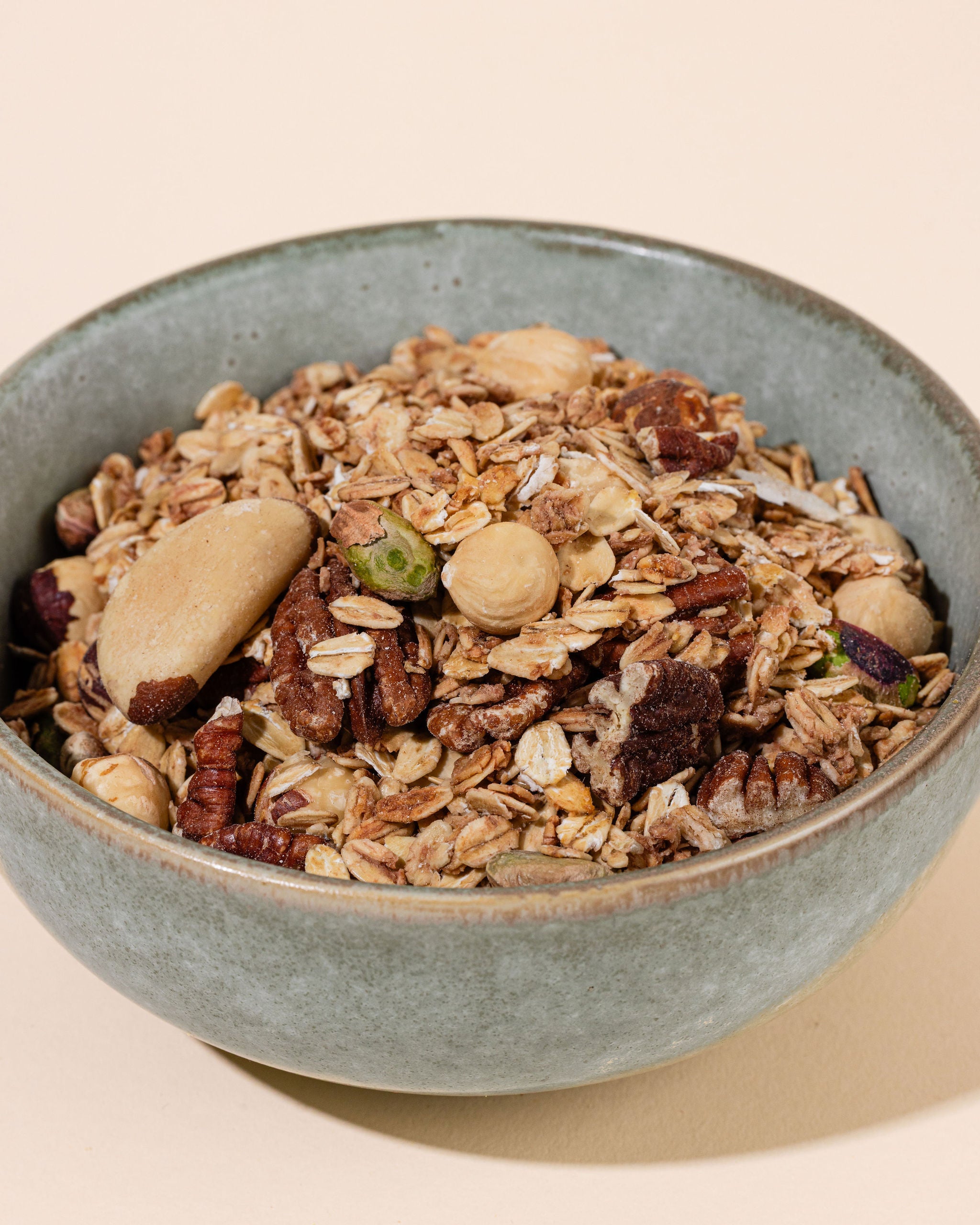 Glutenfreies Granola mit Nüssen