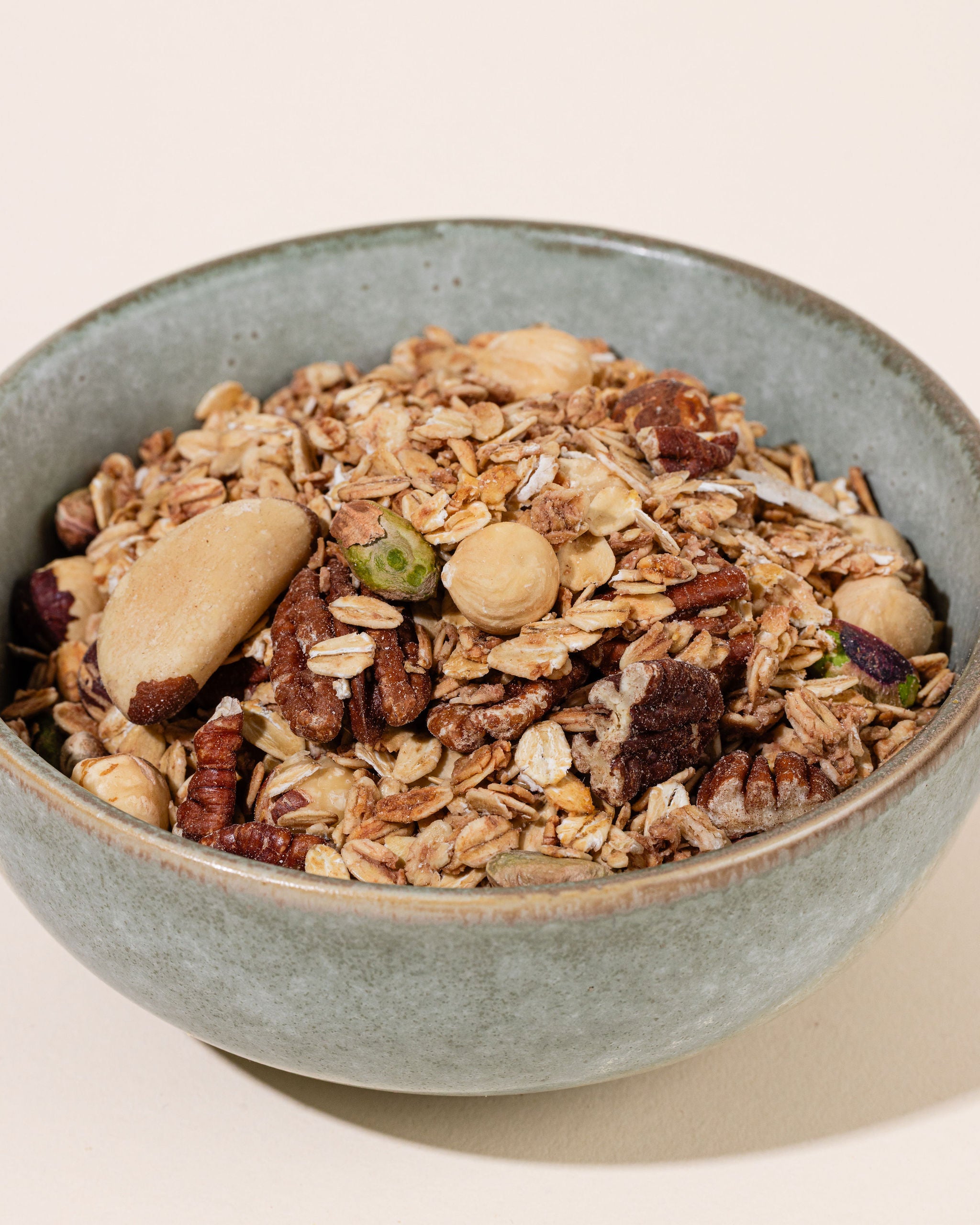 Glutenfreies Granola mit Nüssen