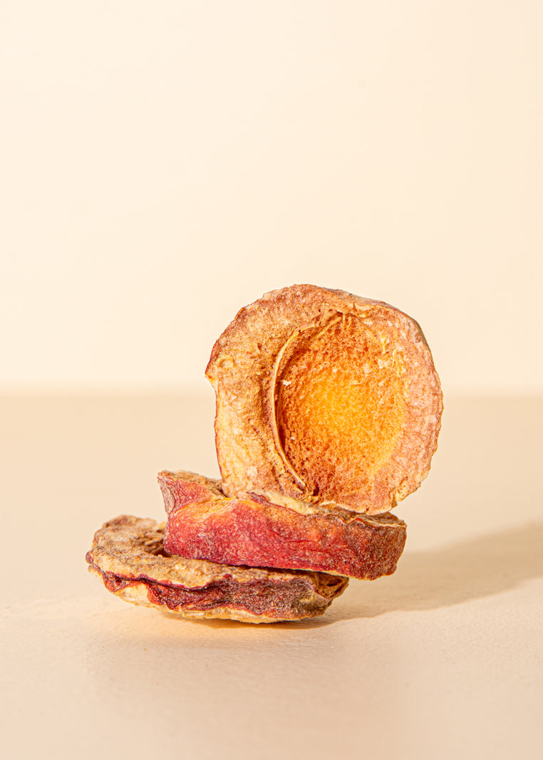 Freeze-dried peach