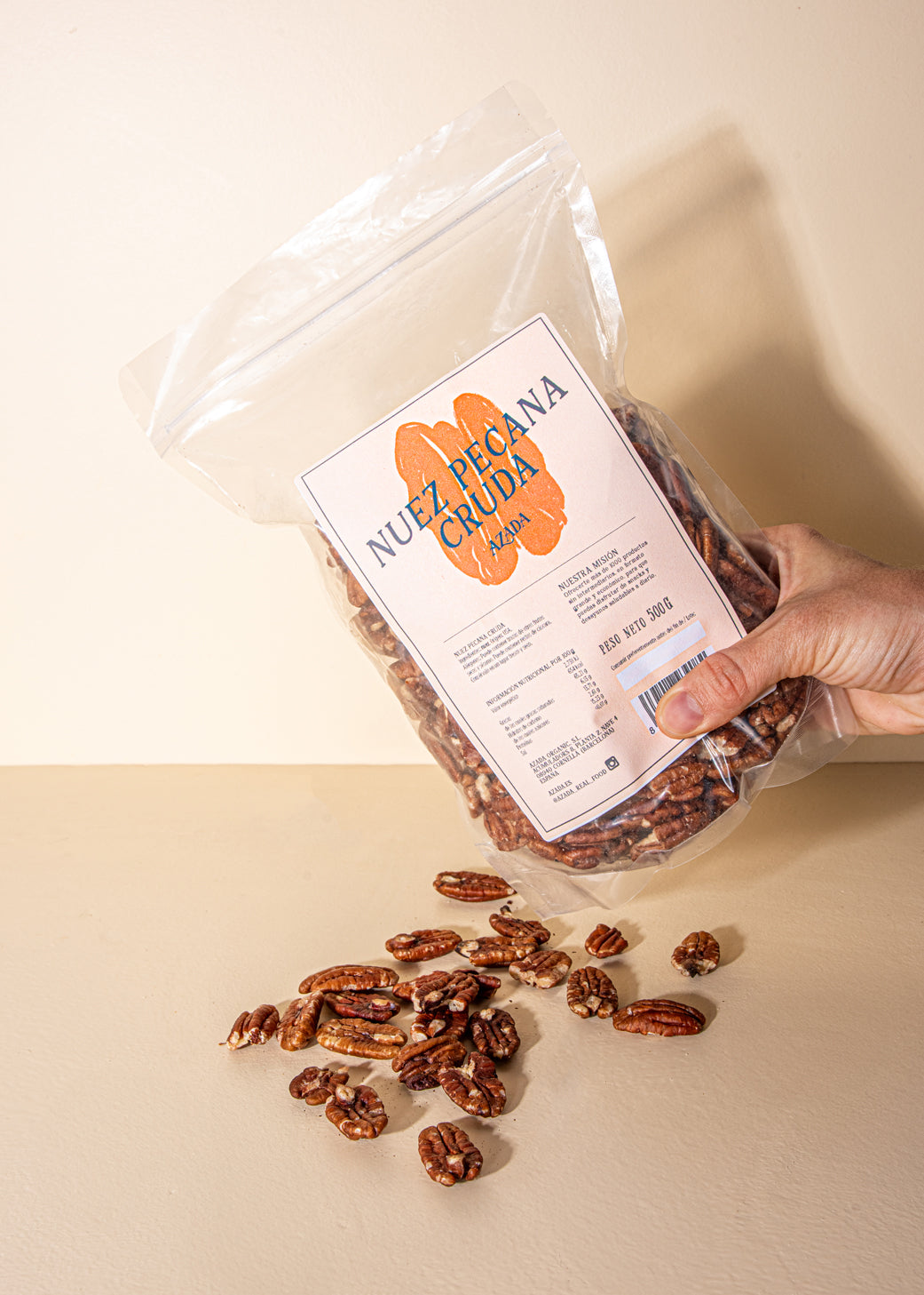 Raw pecan nuts